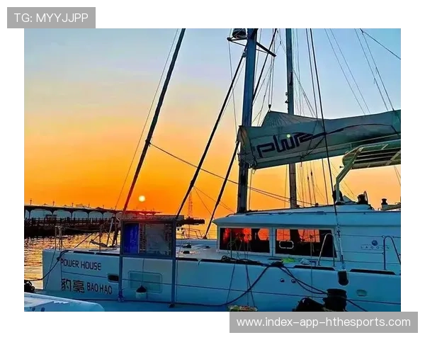 帆船队夜航遭遇突变风向,船长临机指挥成教科书案例